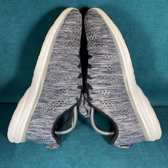 Size 10 - Women’s APL Techloom gray running shoes - Picture 5 of 8